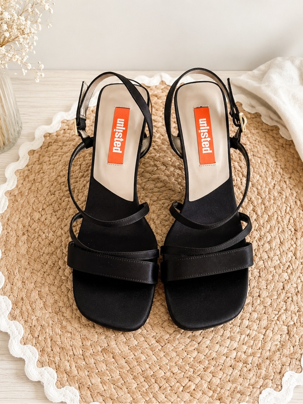 Minimalist Black Strappy Block Heel Sandals Quiet Luxury Women’s Size 8